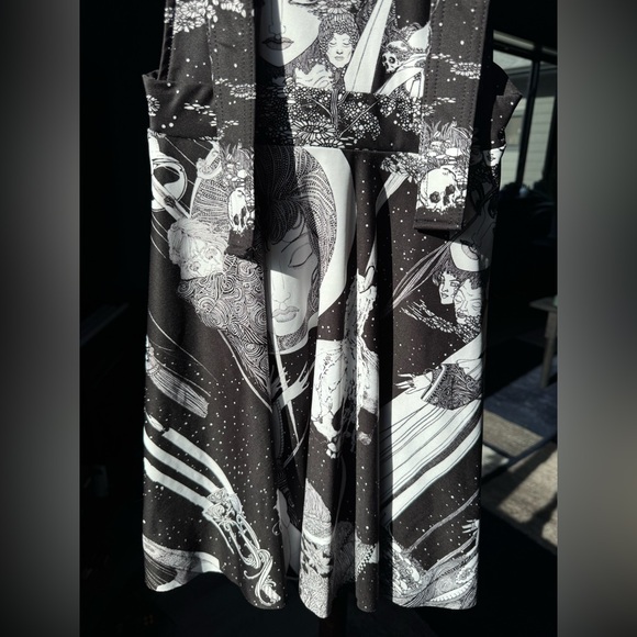 BlackMilk Austen’s Hamlet Apron Dress - Picture 3 of 5